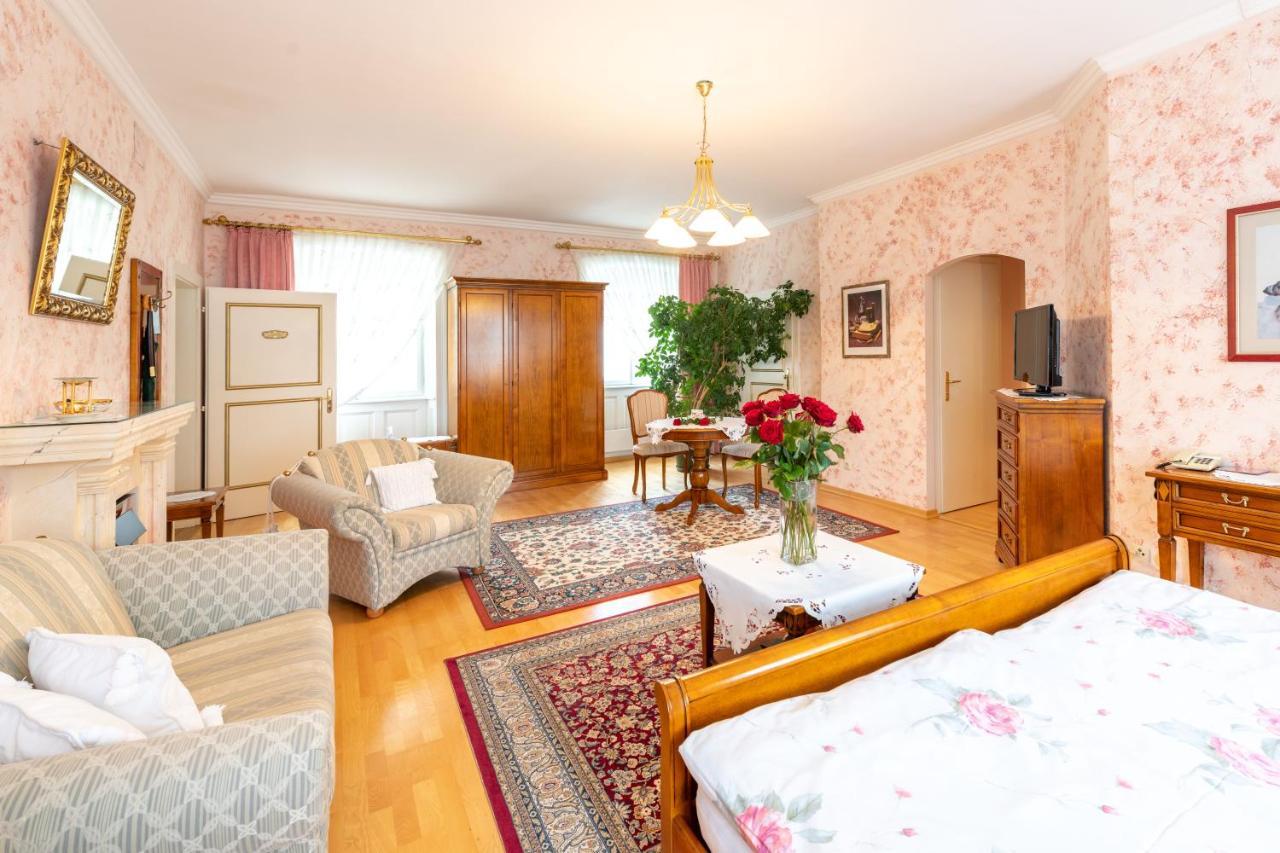 Schlosshotel Rosenau Superior Schloss Rosenau Kültér fotó